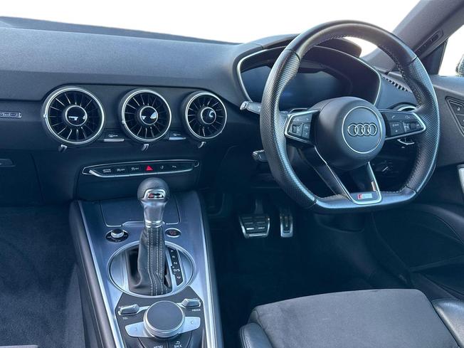 AUDI TT Photo 11