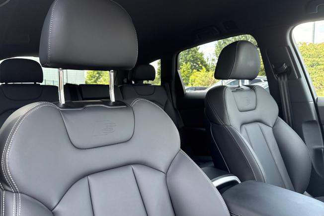 AUDI Q7 Photo 36