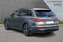 AUDI Q7 Photo 3