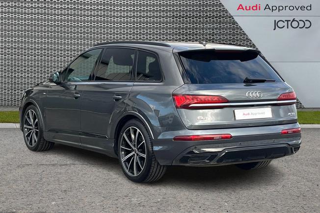 AUDI Q7 Photo 3