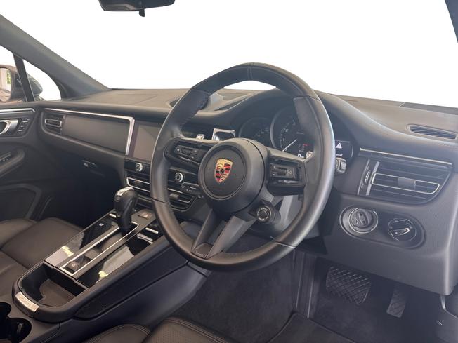 PORSCHE Macan Photo 10