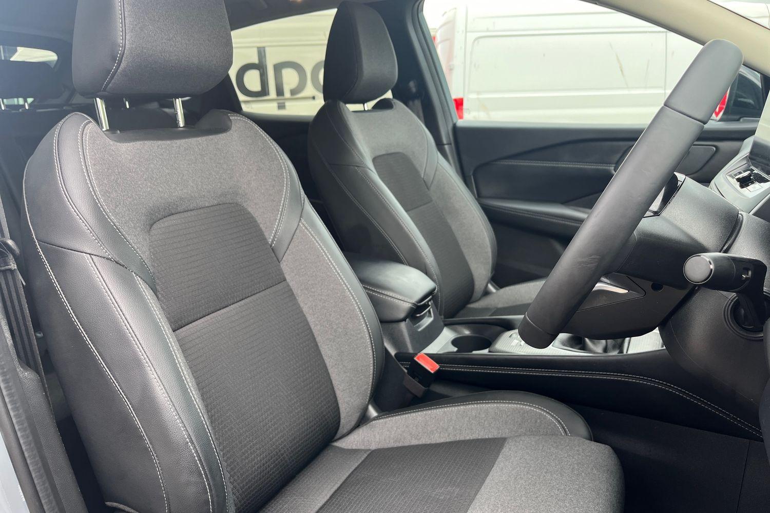 Nissan QASHQAI Photo 16