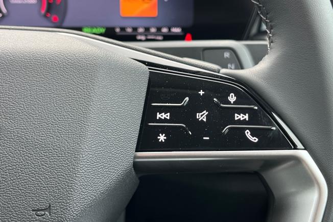 Audi  Q3 SUV Photo 17