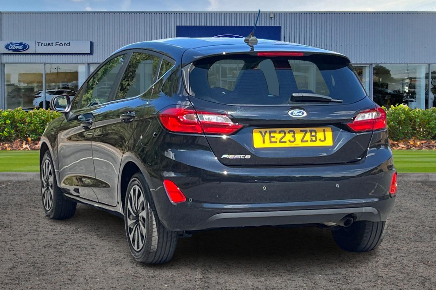 Ford FIESTA Photo 1