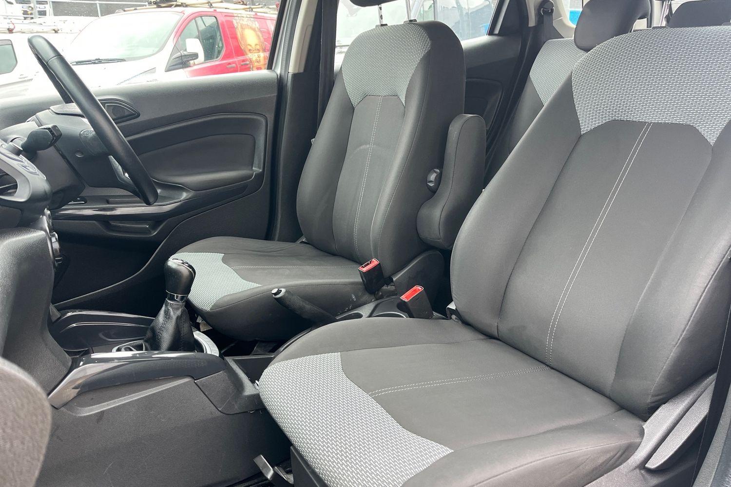 Ford EcoSport Photo 18