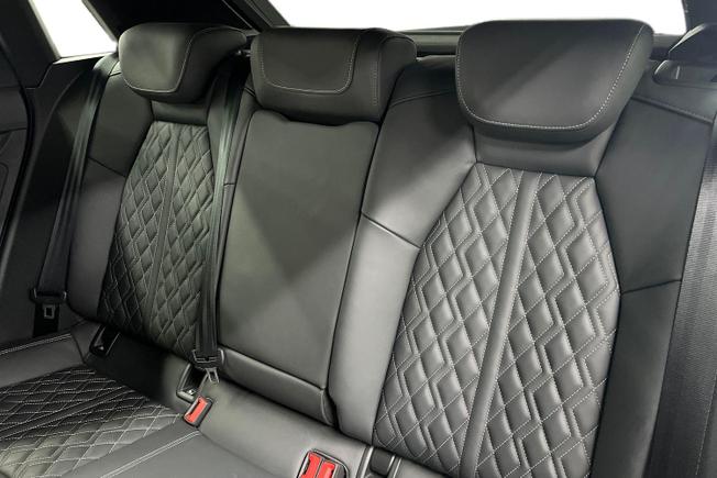 AUDI S3 Photo 9