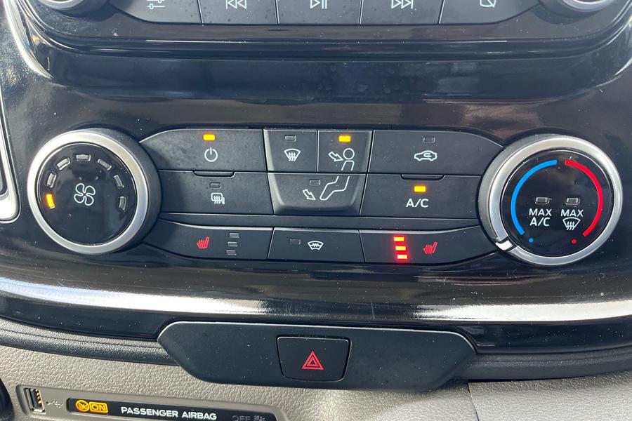 Ford TRANSIT CUSTOM Photo autoimg-6c92a6e7834a66a40b4fae77673d8621250ede75.jpg