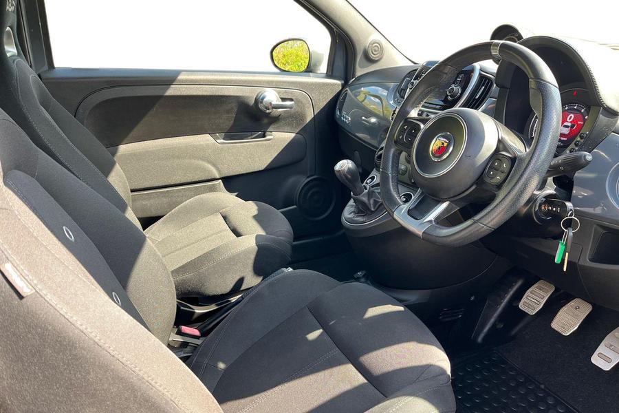 Abarth 595 Photo autoimg-6c96d8d6a84b4865b9ea62ee476d392b9f1062c9.jpg