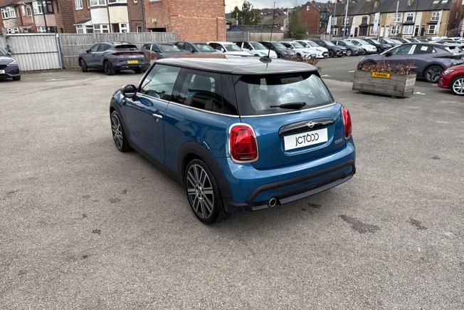 MINI Hatch Photo 24
