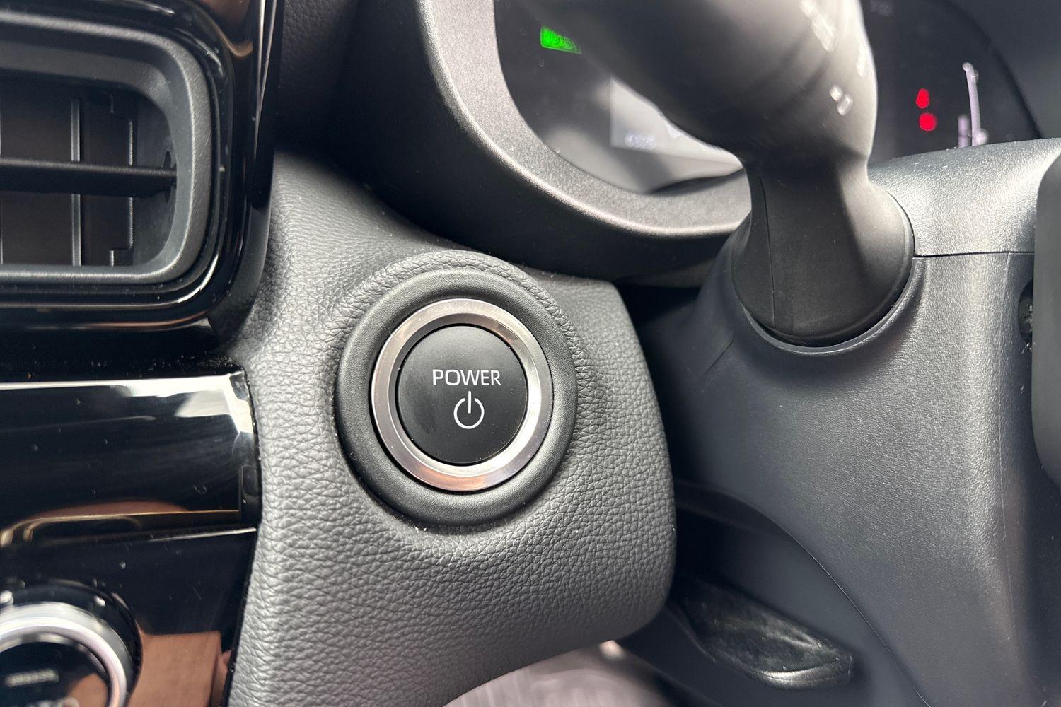 Toyota YARIS CROSS Photo 32