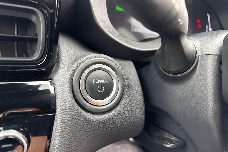 Toyota YARIS CROSS Photo autoimg-6ca7a0e1b424d03508211f4cb51cdd712d9204c1.jpg