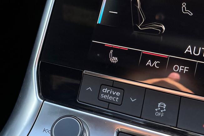 AUDI A6 Avant Photo 32