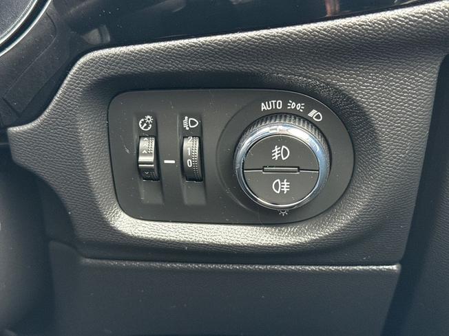 VAUXHALL Corsa Photo 44