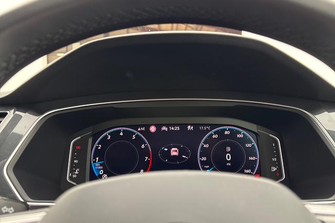 VOLKSWAGEN Tiguan Photo 15
