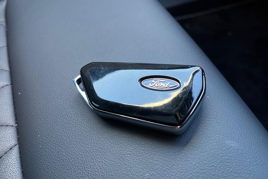 Ford Explorer Photo autoimg-6cb444c74af6de7a63621c49efca14d65f80031a.jpg