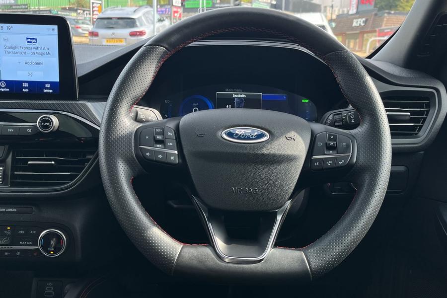 Ford KUGA Photo autoimg-6cb5ffebb1d1d9f51611f182691c28e76f3b67c0.jpg