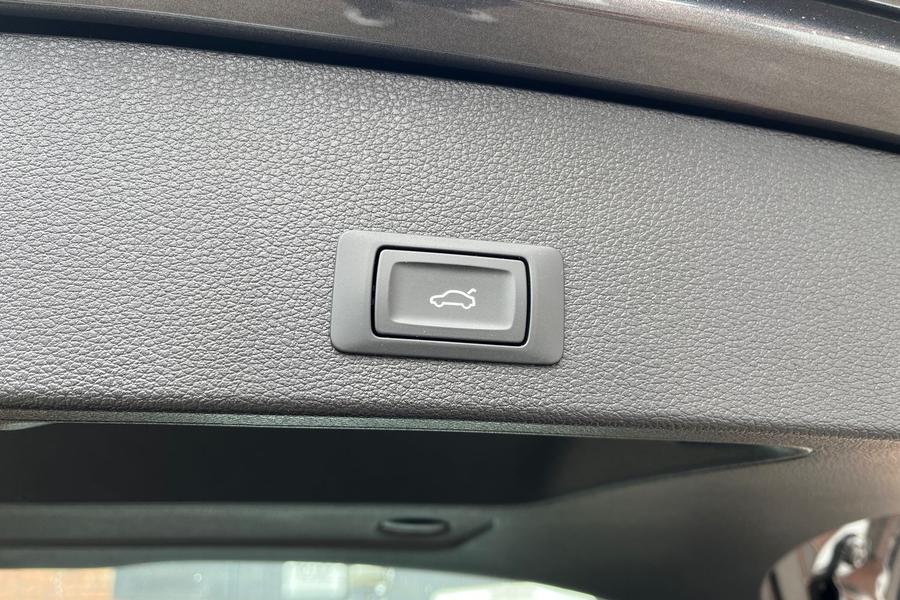 Audi Q2 Photo autoimg-6cb769cb8296ff7387a19a450f1c0da9ba9038eb.jpg