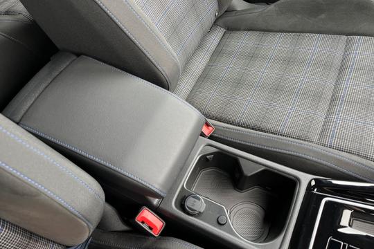Volkswagen Golf Photo autoimg-6cb79e63b640fe685c86db4304f25f3586667d53.jpg