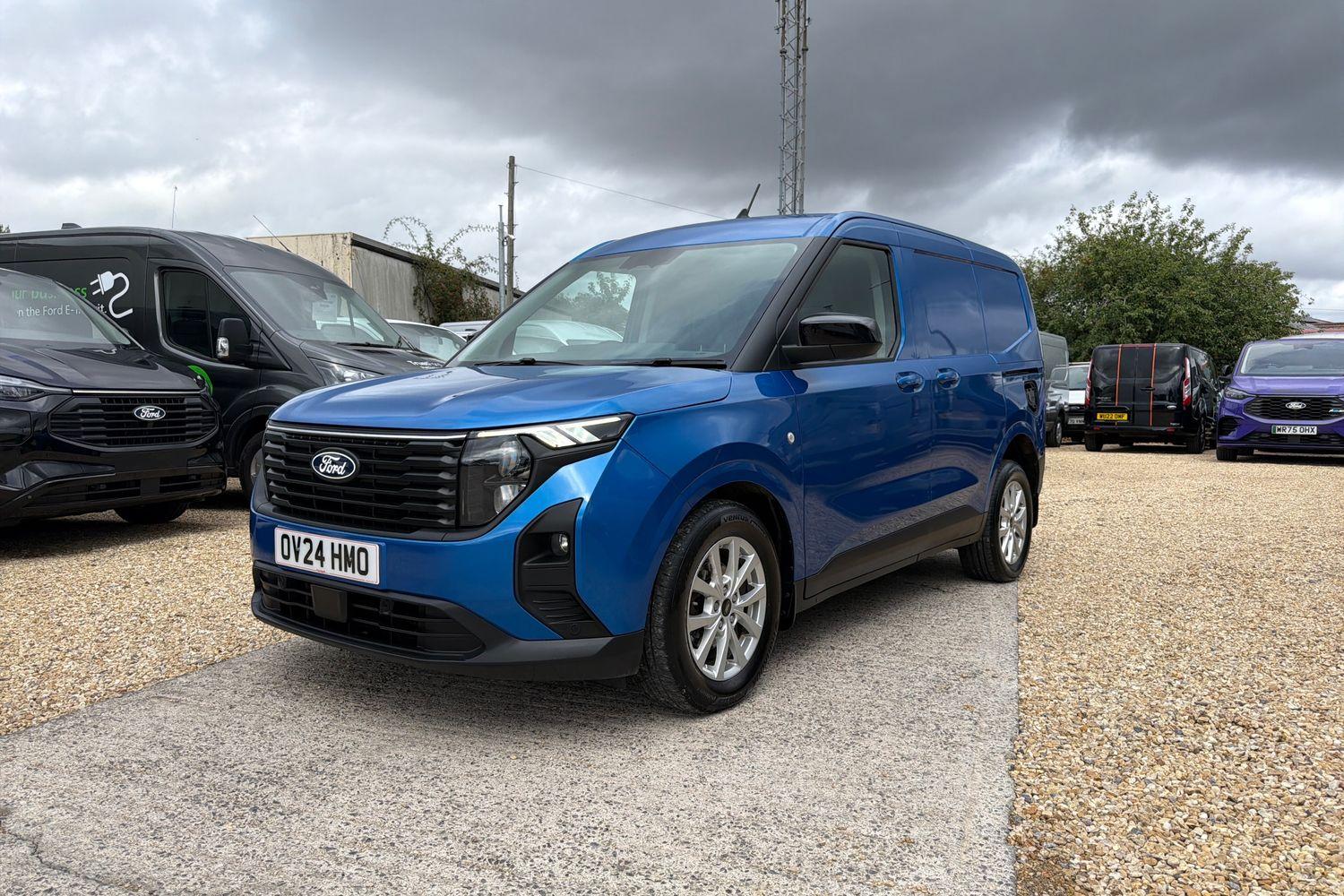 Ford TRANSIT COURIER Photo 7