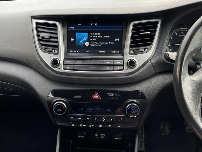 HYUNDAI Tucson Photo 14