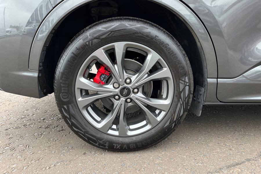 Ford Kuga Photo autoimg-6cc8a605a0fe262153cf093a139d16494969e918.jpg