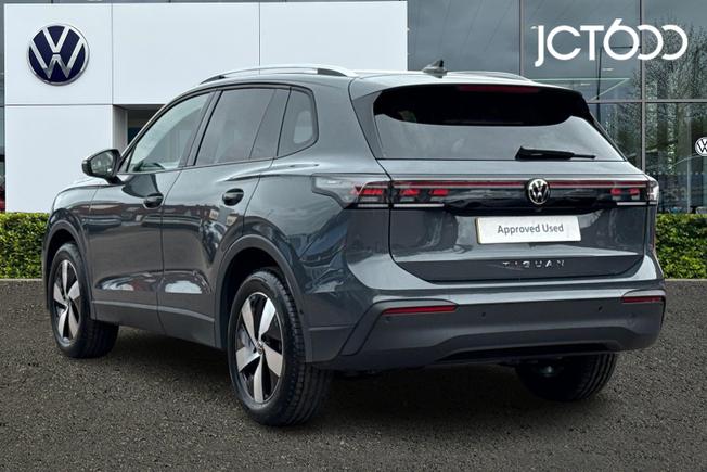 VOLKSWAGEN Tiguan Photo 3