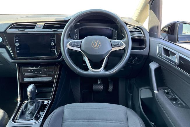 VOLKSWAGEN Touran Photo 11