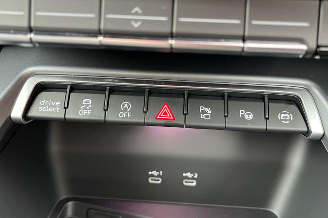 AUDI  S3 Saloon Photo 31