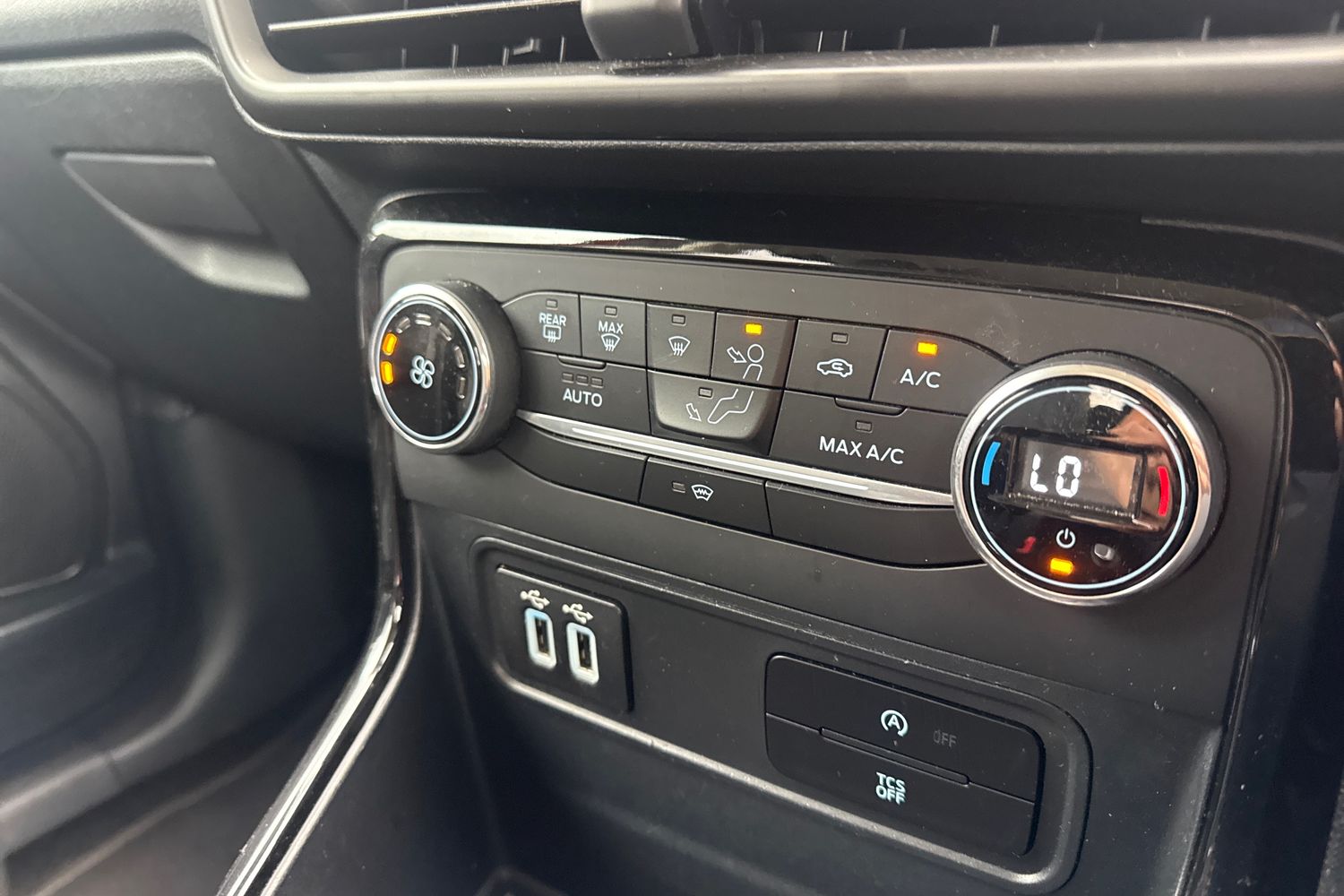 Ford ECOSPORT Photo 29
