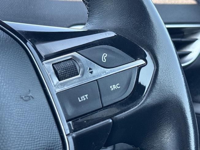 PEUGEOT 5008 Photo 17
