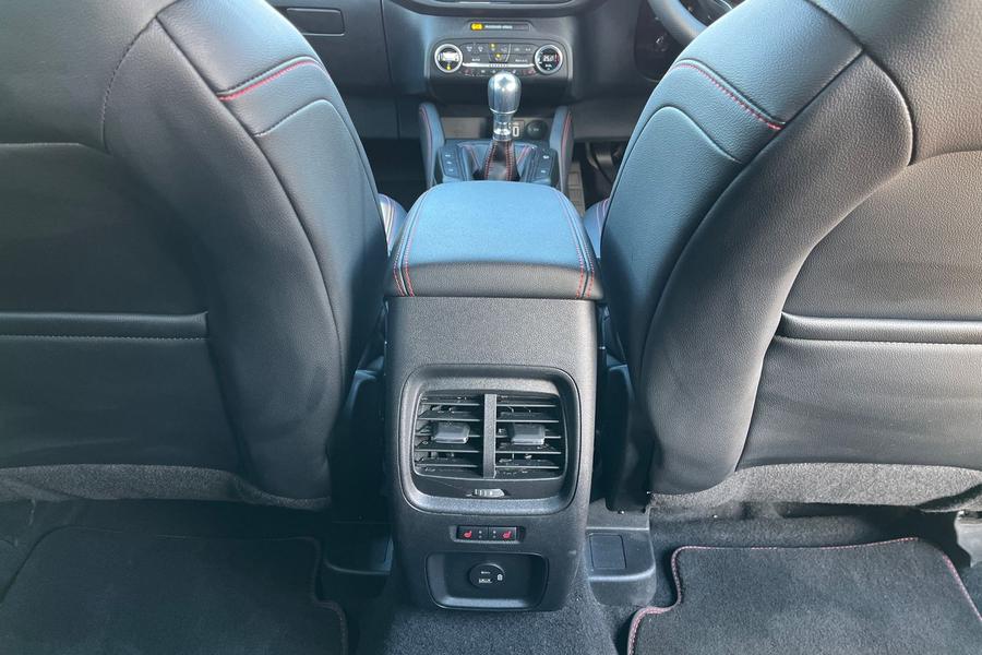 Ford Kuga Photo autoimg-6ce0bb8965bf68555225ba5a5a042078ca12d4ac.jpg