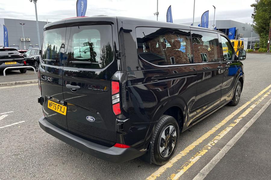 Ford TRANSIT CUSTOM Photo autoimg-6ce0bd7bc312c5209da45fb87439e6c636ec585f.jpg