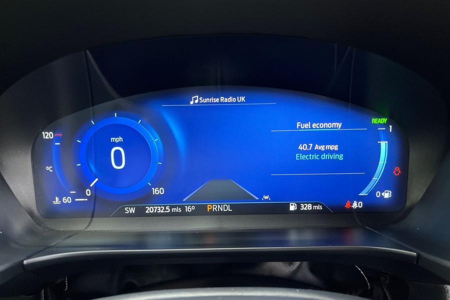 Ford Kuga Photo autoimg-6ce60c798e6229fa753269c1e4f847e5572d85e1.jpg