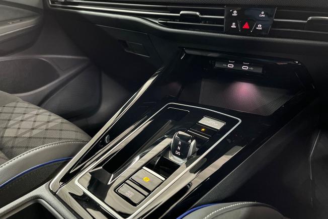 VOLKSWAGEN Golf Photo 28