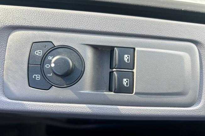 VOLKSWAGEN Transporter Photo 47