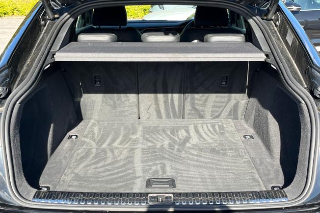 AUDI Q8 E-Tron Photo 12