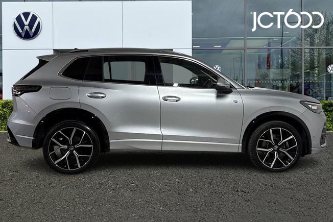 VOLKSWAGEN Tiguan Photo 4