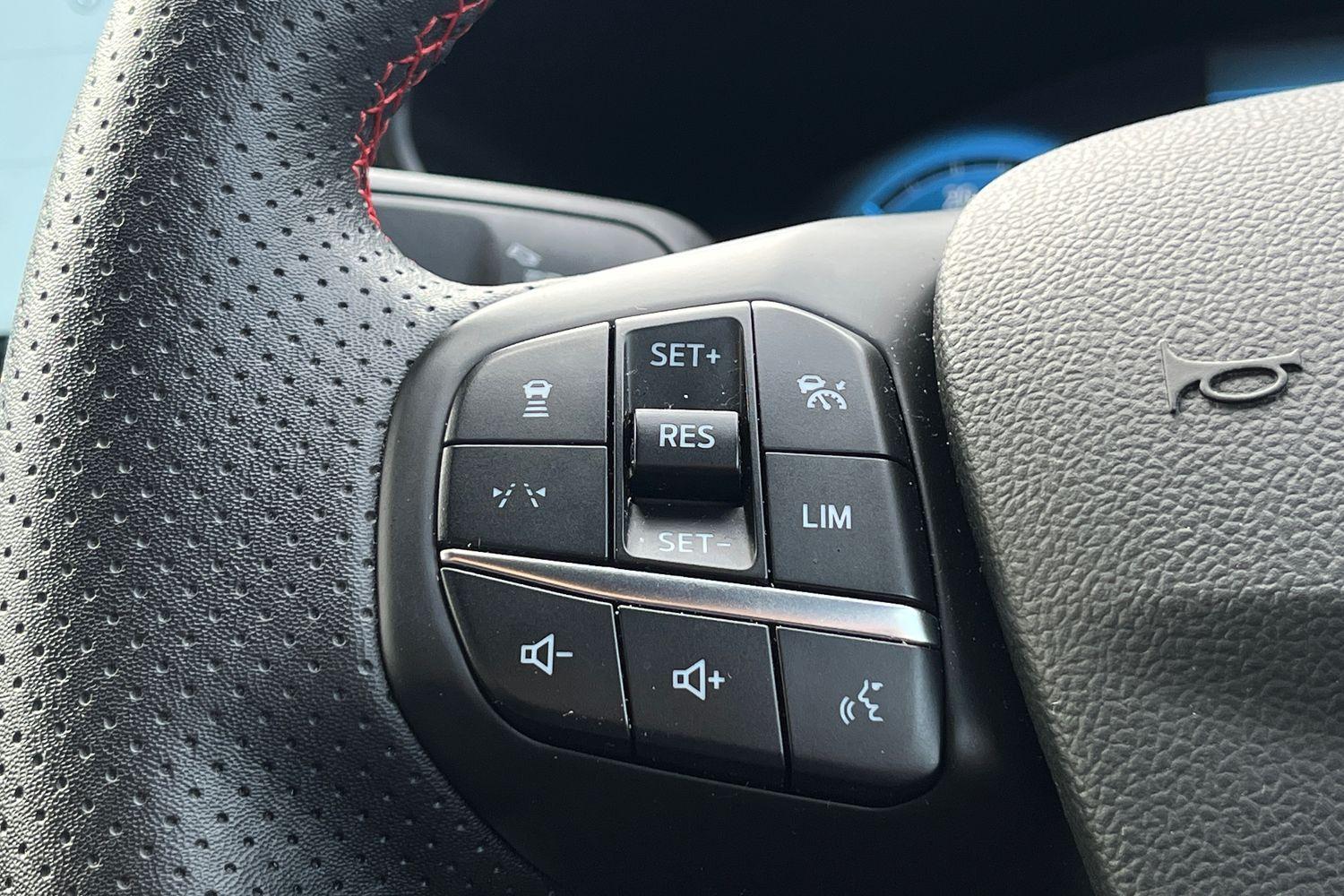 Ford KUGA Photo 35