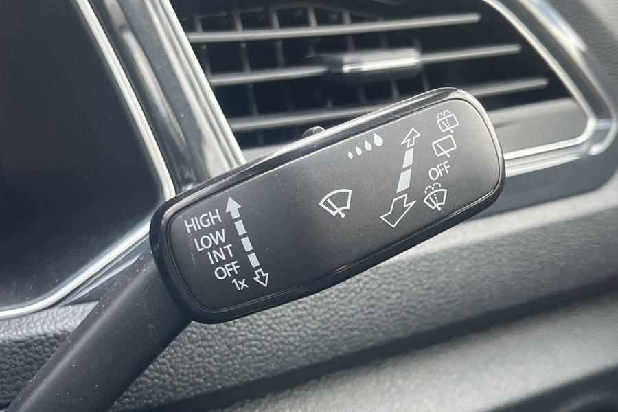Volkswagen T-ROC Photo autoimg-6cfa4f9800abf0ba3c13e32274a97b95f103198f.jpg