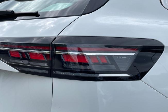 VOLKSWAGEN Passat Photo 18