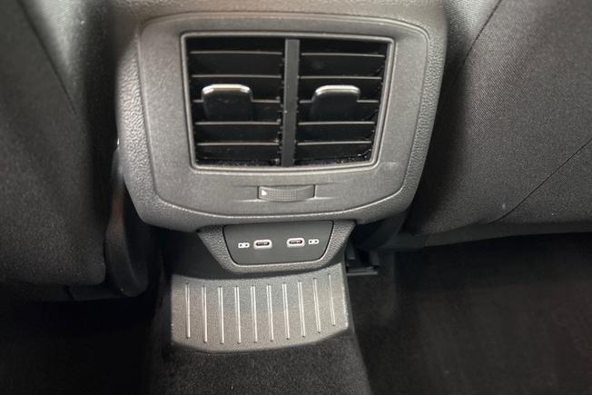 VOLKSWAGEN T-Roc Photo 35
