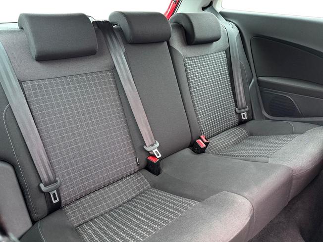 VOLKSWAGEN Polo Photo 9