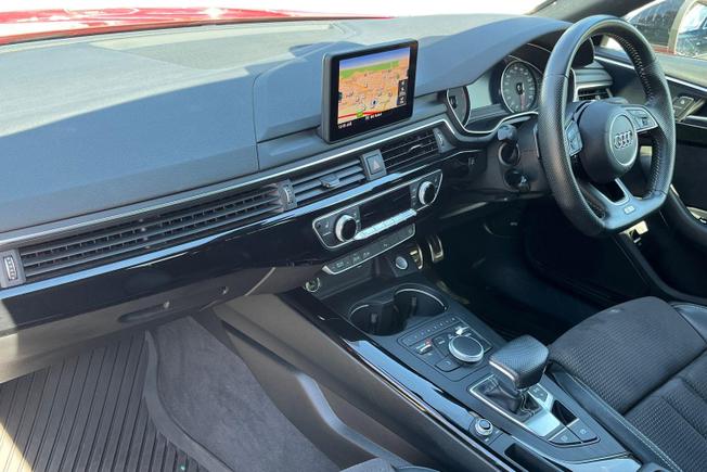 AUDI A4 Photo 2