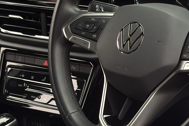 VOLKSWAGEN T-Roc Photo 37