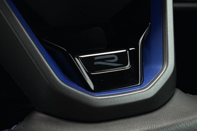 VOLKSWAGEN Golf Photo 36