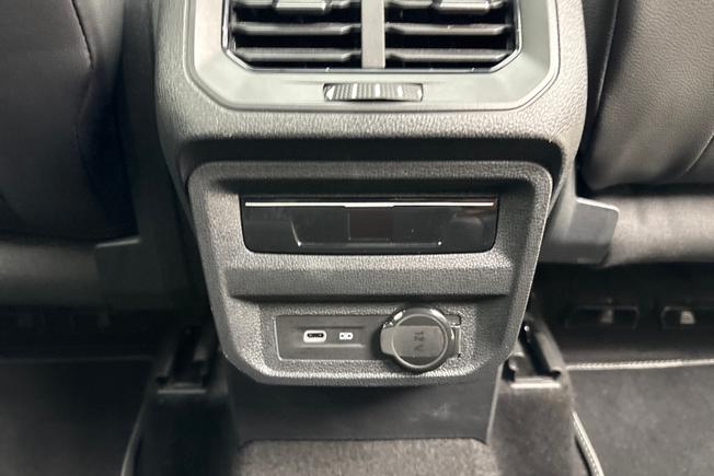 VOLKSWAGEN Tiguan Photo 30