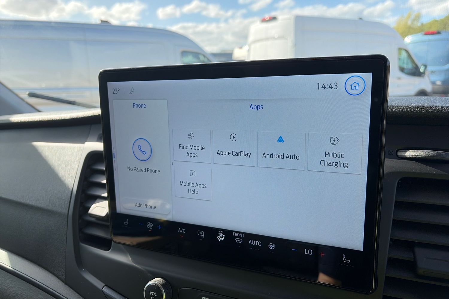 Ford E-TRANSIT Photo 33
