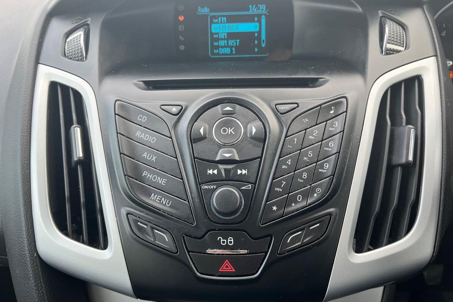 Ford FOCUS Photo autoimg-6d13d178b46ae24014a3f4084e6caab032346a09.jpg