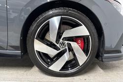 VOLKSWAGEN Golf Photo 5