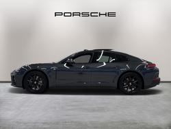 PORSCHE Panamera Photo 4